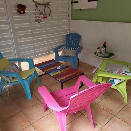 Bel Appartement - Proche Des Plages De Sainte Anne Exteriör bild