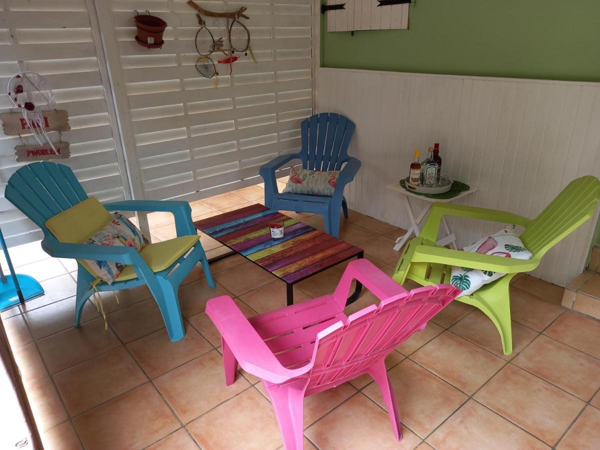 Bel Appartement - Proche Des Plages De Sainte Anne Exteriör bild